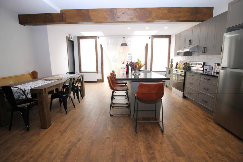Appartamento Charm & Luxury Vacation Headquarters To Downtown! Montréal Esterno foto