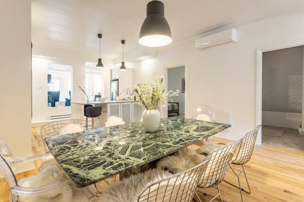 Appartamento Charm & Luxury Vacation Headquarters To Downtown! Montréal Esterno foto