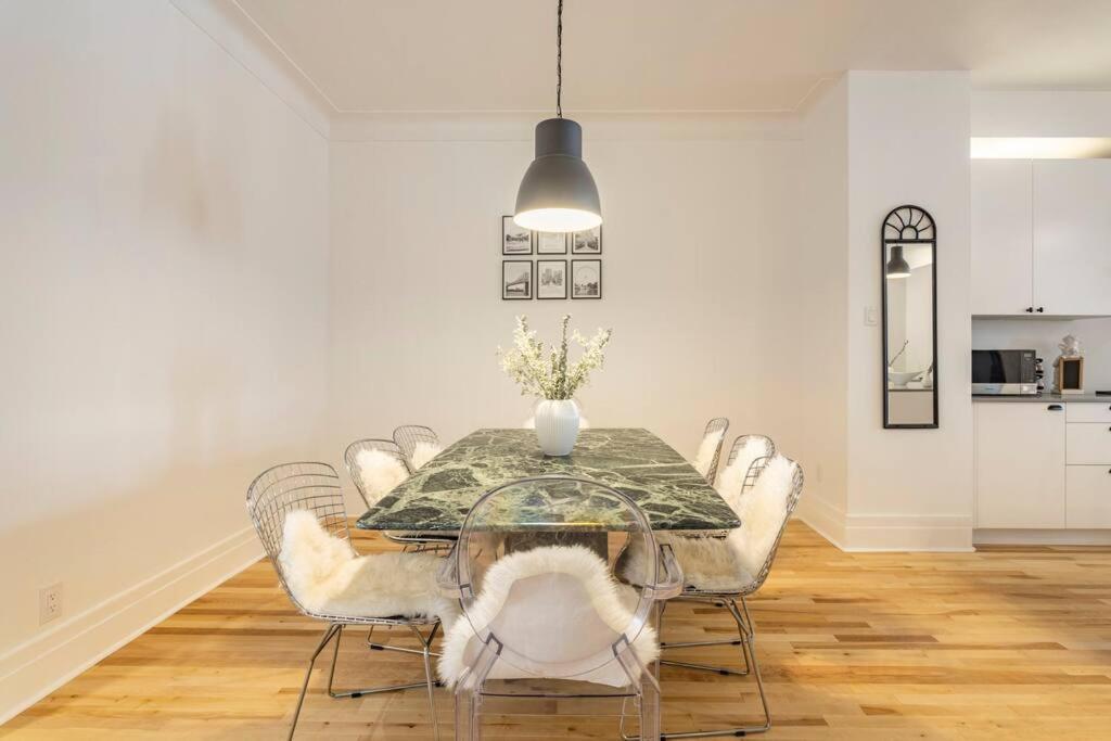 Appartamento Charm & Luxury Vacation Headquarters To Downtown! Montréal Esterno foto