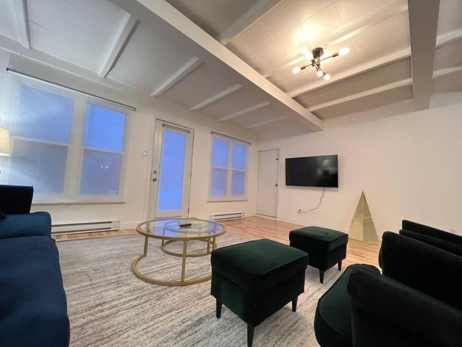 Appartamento Charm & Luxury Vacation Headquarters To Downtown! Montréal Esterno foto
